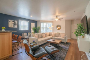 Luxurious 3BD - Gym, W-D, Parking - Sleeps 8